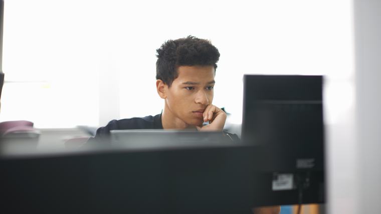 Una piattaforma IA aiuta gli studenti a pensare in modo critico