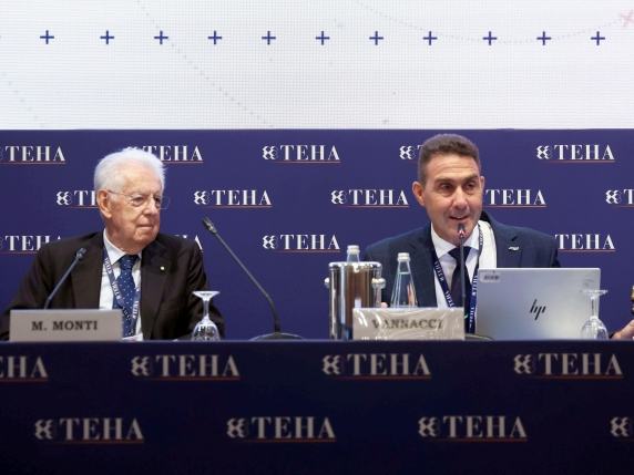 Cernobbio, il Forum Ambrosetti in diretta | Vannacci: «Dal Green Deal all'Ucraina, vogliamo un'Europa diversa». Monti replica tra gli applausi: «Trovo in lei la ricostruzione dello spirito del fascismo»