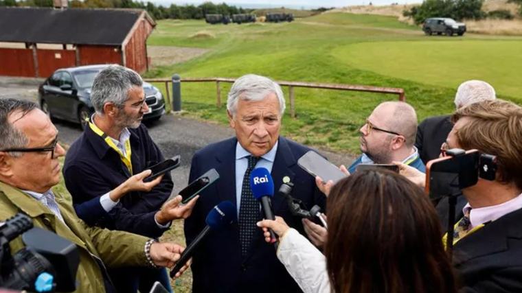 Tajani: “Mosca proverà a condizionare il voto in Italia”. Salvini frena: “C’è un’ansia anti-russa”
