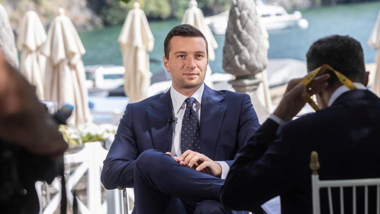 Bardella: “Con Le Pen presidente ci sarà lo stop ai migranti nella Costituzione francese”