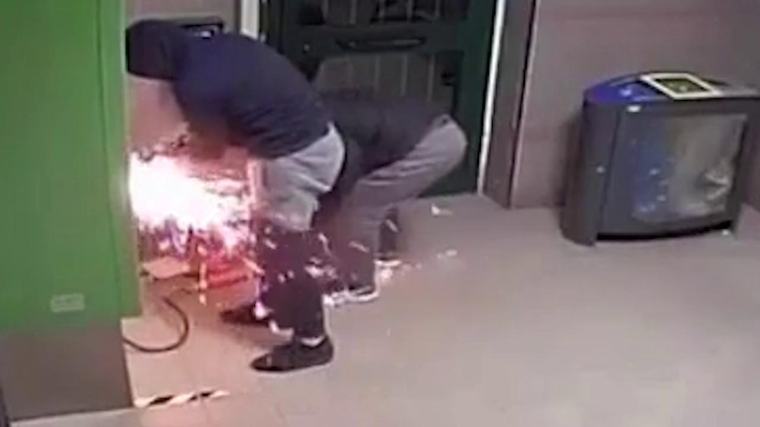 Milano, ecco come rubavano nelle stazioni: svelata la tecnica della banda delle biglietterie