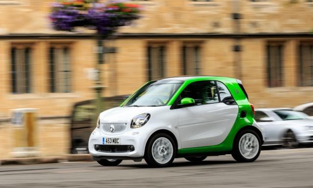 Passaggio di proprietà auto, moto e scooter: quanto costa
