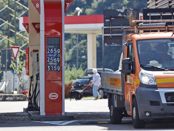 Diesel alle stelle in Alto Adige: in un anno è aumento del 22,4 per cento, un pieno costa 103 euro