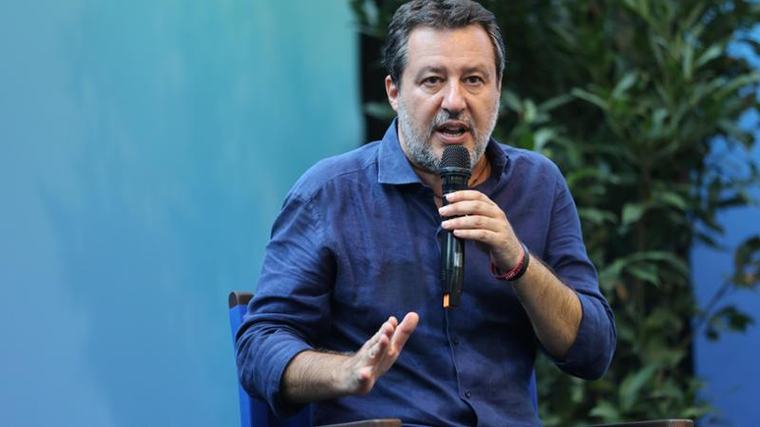 Salvini gela Romeo: “Oggi capogruppo, domani chissà”