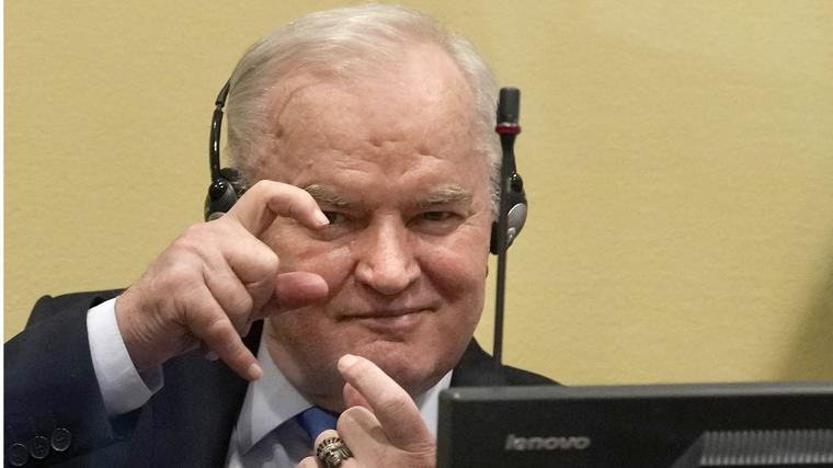 È morto Ratko Mladic, il 'macellaio' di Srebrenica. L'omaggio choc dei leader di RS: "Un e...