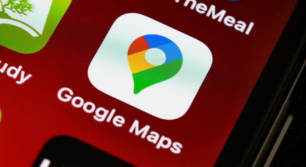Rivoluzione Google Maps, dalla navigazione conversazionale alla ricerca dei ristoranti: come cambierà il modo di guidare