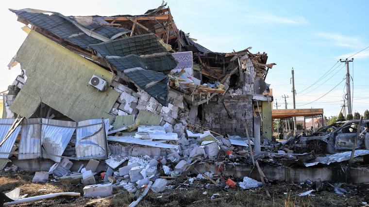 Tre capitoli per il negoziato: il cessate il fuoco, la Nato e il Donbass “zona franca”