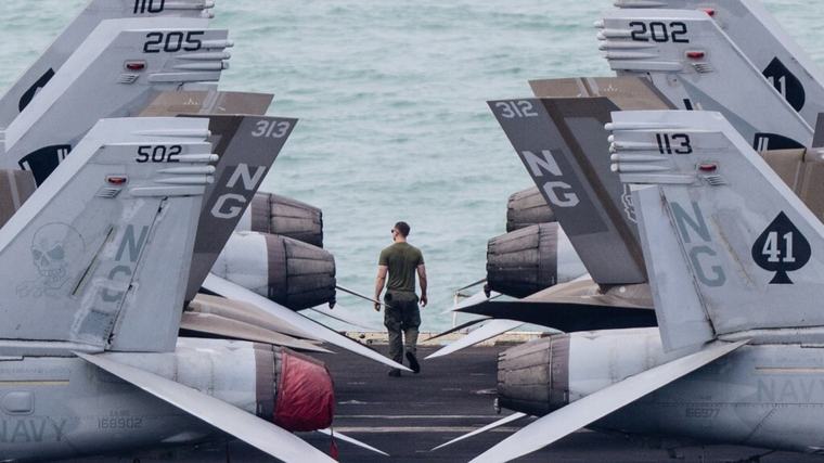 Dalla guerra al relax a Pattaya: i 5.000 marinai della Lincoln allo stremo