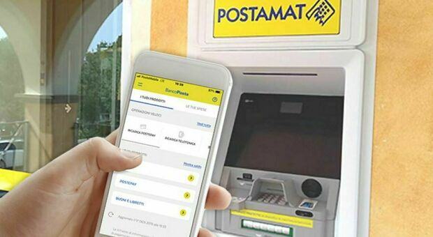 Postamat, perché premere il "tasto 9" prima di prelevare: la funzione per usare lo smartphone al posto della carta