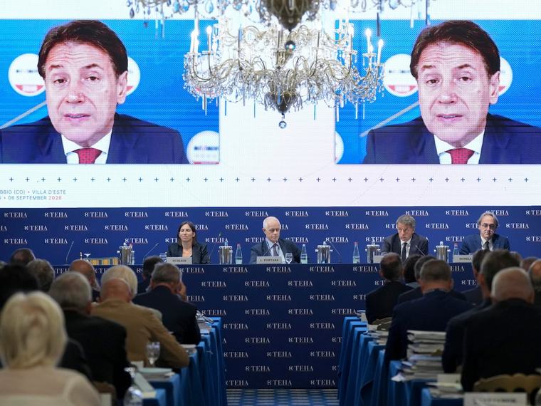 Cernobbio, Conte e Schlein: “Abbiamo accumulato proposte significative”. Ma il sondaggio della platea gela le opposizioni