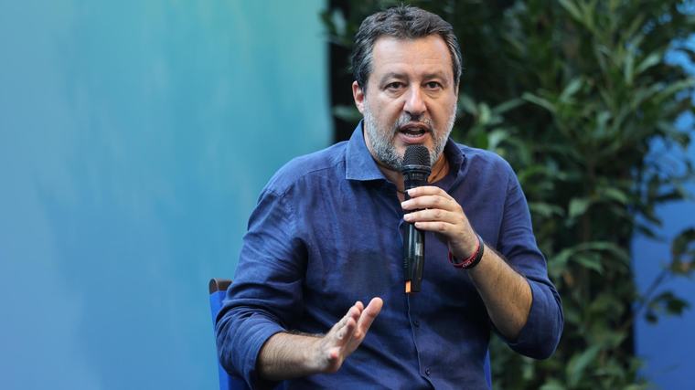 Salvini gela Romeo: “Oggi capogruppo, domani chissà”