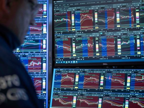 Borse in diretta oggi 4 settembre | Europa debole, Piazza Affari in calo con le banche: petrolio sopra 95 dollari