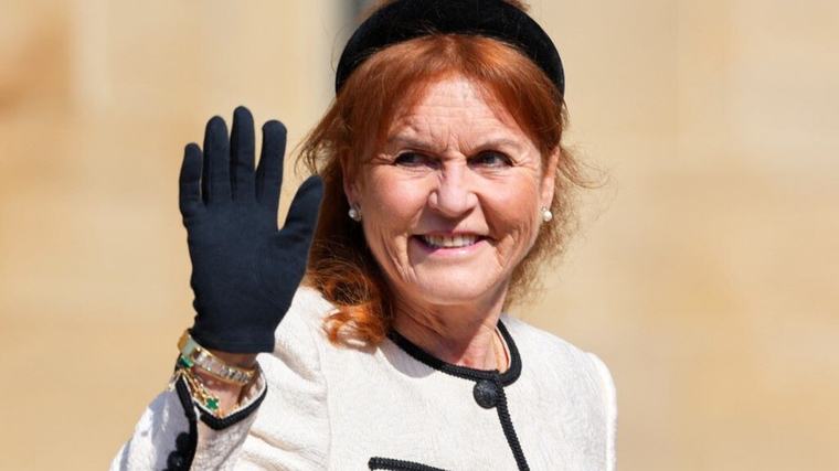 Sarah Ferguson torna nel Regno Unito dopo lo scandalo Epstein