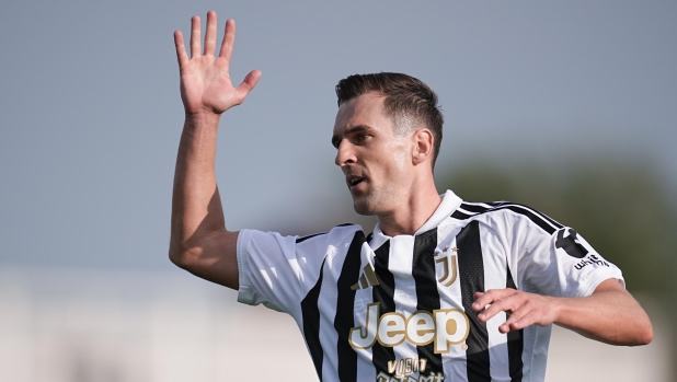 Milik e Zhegrova sempre più ai margini. E ora Arek è fuori pure dalla lista Serie A
