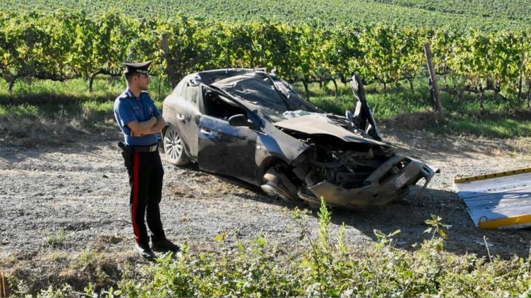 Terribile schianto nella notte dopo la festa: muore un uomo di 29 anni. Quindicenne grave in ospedale
