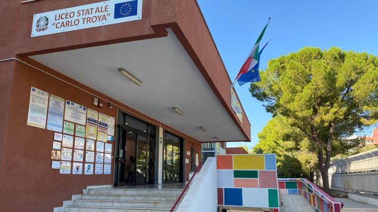 “Il liceo di Andria mai stato agibile”. Chiuso dopo 50 anni. E ora 900 studenti sono senza scuola