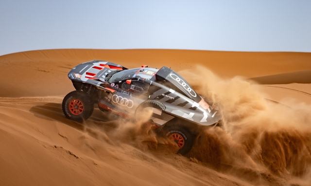 Audi e la Dakar: storia e successi nel deserto con il prototipo elettrico RS Q e-tron